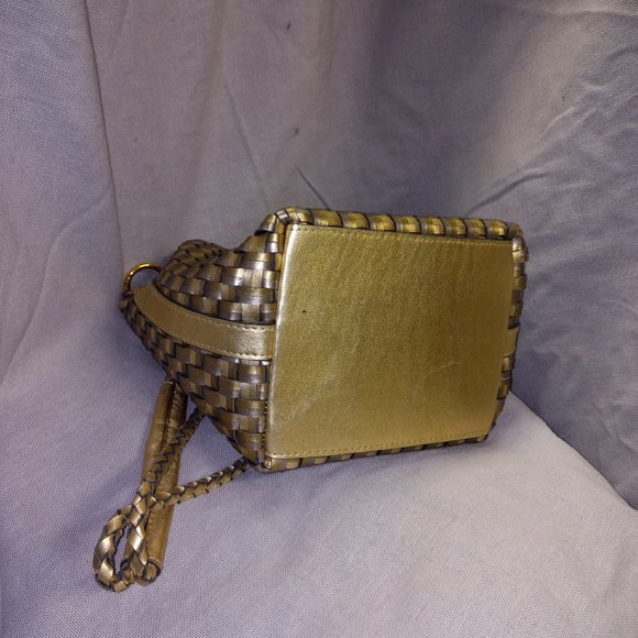 Gold toned shoulder purse - Picture 3 of 4